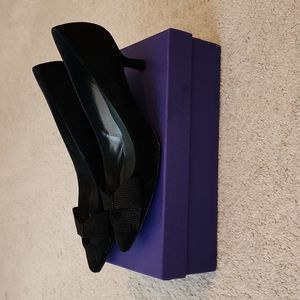 Stuart Weitzman black Charm pump with bow 2